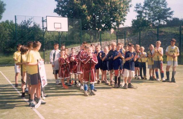 Florbalov turnaj 2004 zvtit