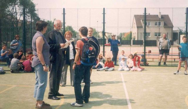 Florbalov turnaj 2004 zvtit